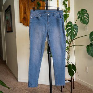 Women's New York and Company Light Blue Skinny Jeans